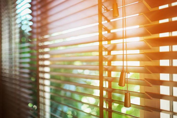 Motorized blinds and curtains Montreal